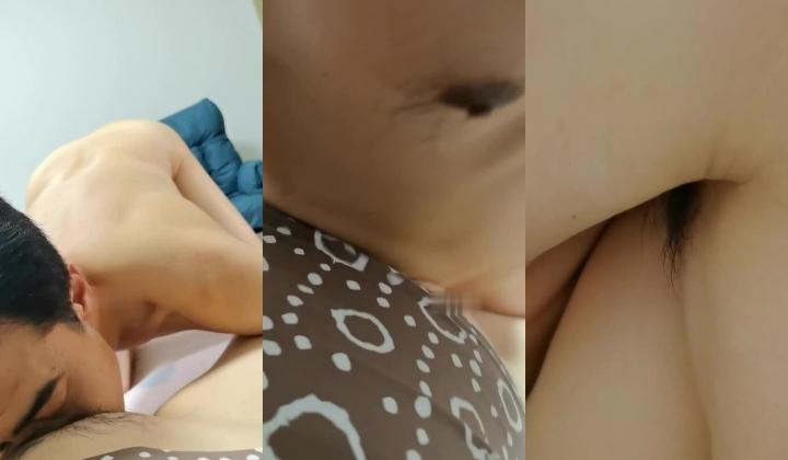 快手泄密！一线天骚逼老熟女【丈母娘、醉美丈母娘】定制福利，与干儿子乱伦性爱内射，方言对话很精彩