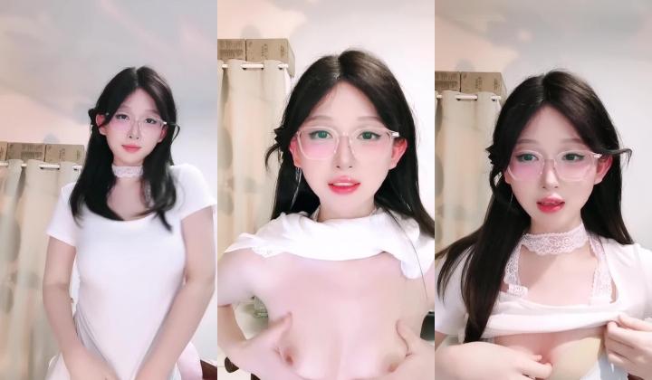 十个眼镜九个骚~好漂亮 反差女大学生无敌翘臀 扒开粉穴 丝袜诱惑