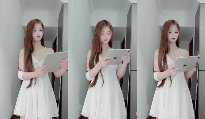 超人气学妹【小奈美美】校花下海在家软嫩假屌自慰 美乳水润小穴 好看不白来