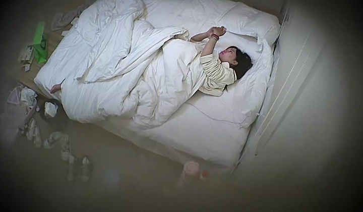 酒店偷拍放假了粉嫩甜美校园学妹与男友入住四天裸睡啪啪日常