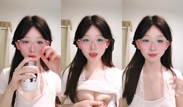 十个眼镜九个骚~好漂亮 反差女大学生无敌翘臀 扒开粉穴 丝袜诱惑