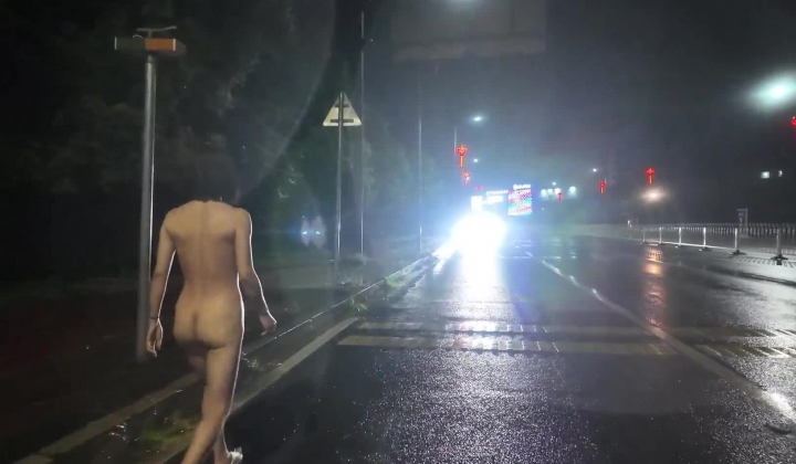年度最强露出女神【cikaimoonLiWaynix】乡间地头，城市雨夜街头，大白天公园，每一次