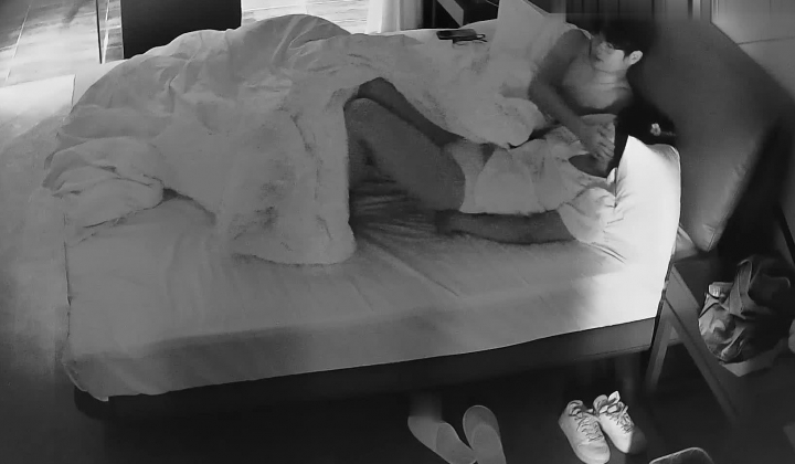 酒店偷拍呆萌眼镜妹与男友反复入住三天的啪啪精选