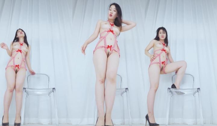 【king8舞团】阳光活泼美女『奚岚』裸舞双视角 肤白貌美扭的跳着跳着就脱衣服