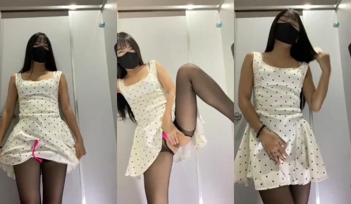 【xiao-Lin】白丝逼夹跳蛋户外露出自慰兔女郎造型真不错被称为厕所女神喜欢男厕露