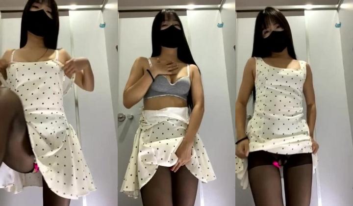 【xiao-Lin】白丝逼夹跳蛋户外露出自慰兔女郎造型真不错被称为厕所女神喜欢男厕露