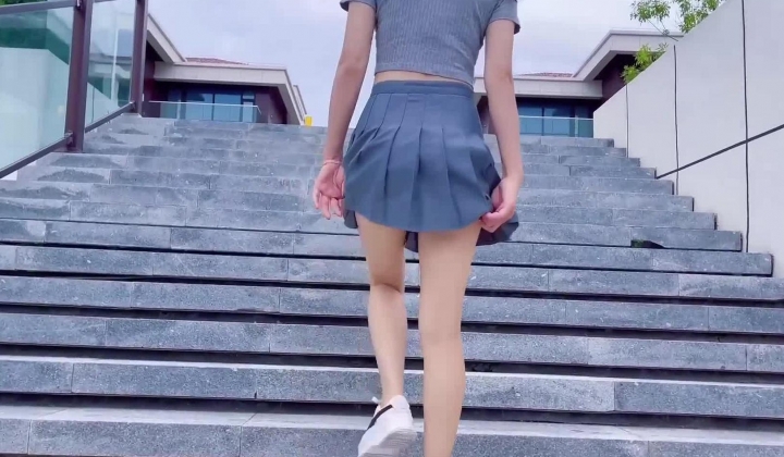 《极品反差骚妻泄密》推特S级身材美艳翘臀女神【小可爱】不雅私拍~旅游露出性爱野战公共场所啪啪各个