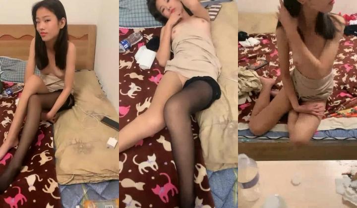 刚满18岁极品学生妹 ️【cc妹妹吖】拉上好闺蜜一起下海赚钱~被多位猛男实战抽插 ️脸发白！