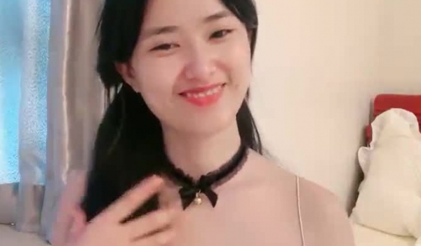 超甜美的清纯女神【纯情辣妹】又又又被操了，像某某甜美当红明星，活泼可爱的性格，白里透红 爱撒娇