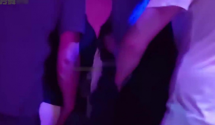 【猎奇资源 ️疯狂砂舞】淫乱舞厅八月最新重庆舞厅内的淫乱抓奶 抠逼 吃鸡 偷操 站炮 高清720