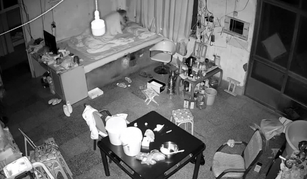 百姓民居摄像头入侵真实偸拍整理集 亮点多多 最精彩的是简陋出租农房熟女鸡连续专门接客老头还给口活