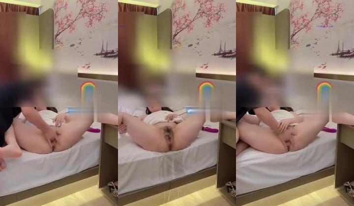 极品蛮腰肥臀反差骚母狗婷gxmm各种人前露出户外啪啪3P群P公园打炮吓坏保洁大叔