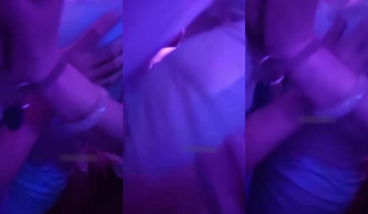 【猎奇资源 ️疯狂砂舞】淫乱舞厅八月最新重庆舞厅内的淫乱抓奶 抠逼 吃鸡 偷操 站炮 高清720