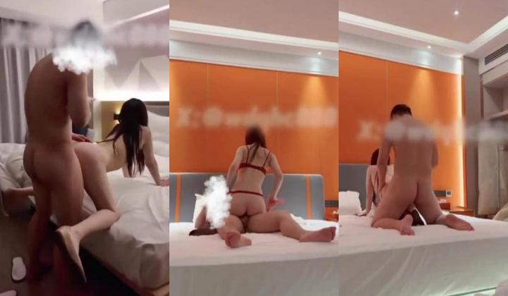 【这才是好兄弟】大神叫上好兄弟一起3P，调教母狗女大学生，嫩逼里点香烟，后入内射极品嫩穴！
