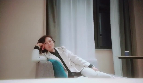 泡良最佳教程【良家故事】世风日下 这么多人妻都有着一颗出轨的心 酒店迎来送往，操的骚货嗷嗷叫好刺