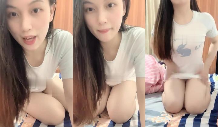 新人!素颜女神家里偷偷播 掰穴道具自慰！又纯 又欲 100%恋爱的感觉