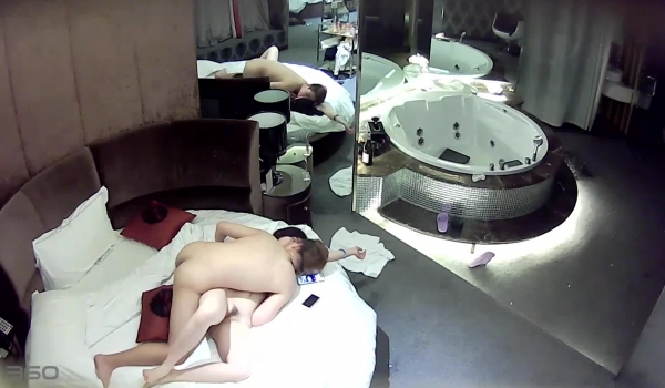 【360】Hotel偷拍系列360粉红浴缸超极品女神