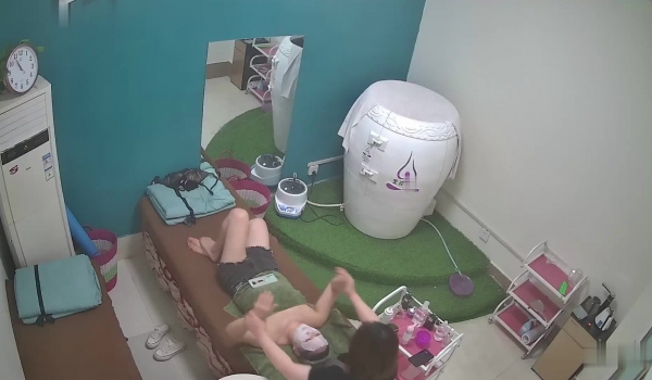 SPA大胸少妇养生馆做养生拔火罐，绝版资源，良家少妇的胴体一览无余
