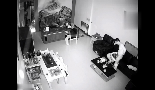 黑客破解摄像头偷拍 ️各种商铺，工地。办公室偷情人