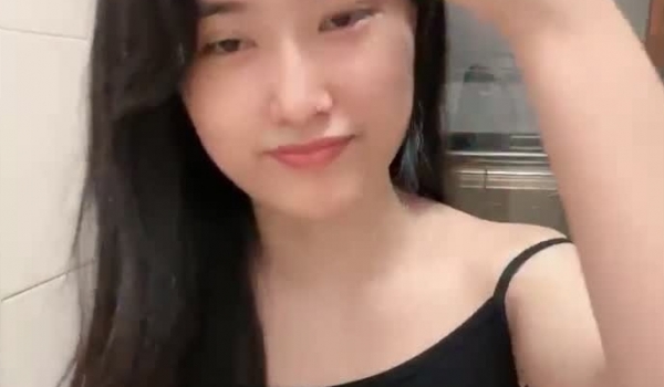 超甜美的清纯女神【纯情辣妹】又又又被操了，像某某甜美当红明星，活泼可爱的性格，白里透红 爱撒娇