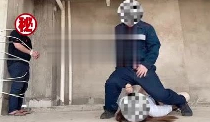 极品蛮腰肥臀反差骚母狗婷gxmm各种人前露出户外啪啪3P群P公园打炮吓坏保洁大叔