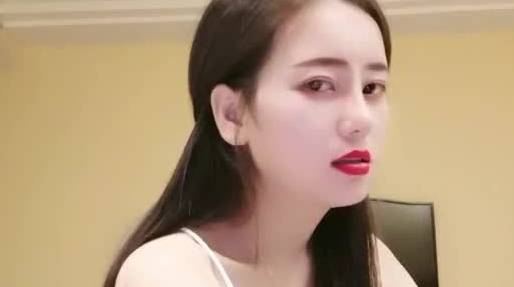 红唇巨乳妹子双人啪啪大秀 口交舔JJ后入大屁股看着非常诱人