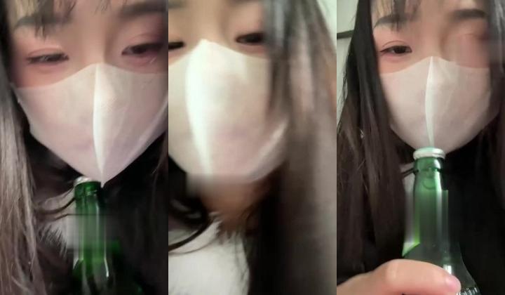 ️女大露出【Xixi-Gala】清纯样貌女大学生 私下兼职黄播 户外公园 咖啡厅 真实漏出