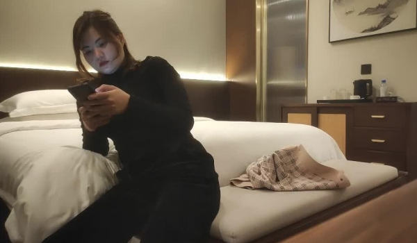 【中国人不骗中国人】难得一见的纯天然美乳 又大又白又挺 娇俏小少妇 风情万种 妩媚诱人