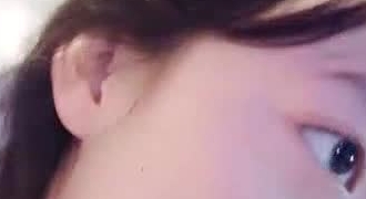 手机直播颜值不错妹子双人啪啪秀近距离特写舔逼逼疯狂抽插最后内射呻吟诱惑