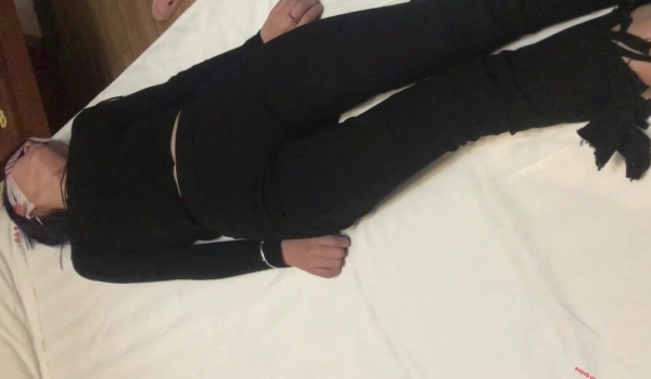 高冷妹子约会被渣男下药后说头痛带到宾馆休息随后肆意玩弄！