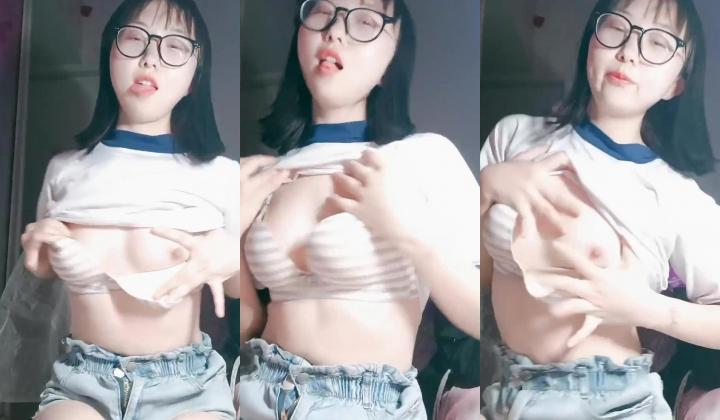 高颜极品少妇！【时尚族络腮胡】疯狂扣穴自慰！秒硬~爆撸