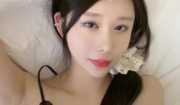 极品女神，【核弹推荐~超高颜值依娜~9场大秀全网独家发布】，原生态的美女掰逼