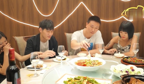 精东影业首创爱情迷你剧-《密友》第一季全集 朋友妻可以骑 偷情哥们的骚货女友 高清720P原版首