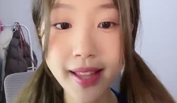 学生妹，【粉嫩嫩少女】，身材真好，出租屋里再就业，舞蹈跳得真不错