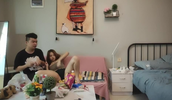 专约阿姨玩今晚约了个极品良家嫩妹，齐逼小短裤修长美腿，埋头口交扶着小腰后入，一下一下撞击非常诱惑