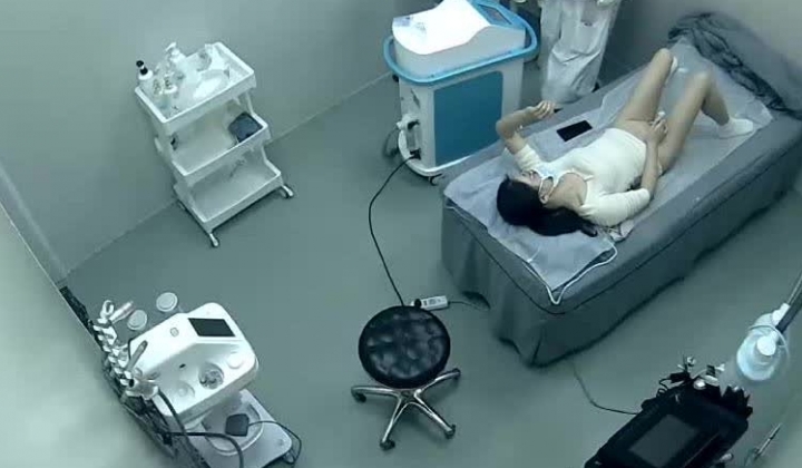 私房十一月最新流出黑客破解摄像头偷拍 ️美容院小姐姐全身保养补漏 番外篇集锦