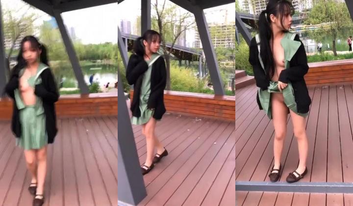 【精品自拍】逆天萝莉酸果儿，竟然在公共场合光着屁股到处跑