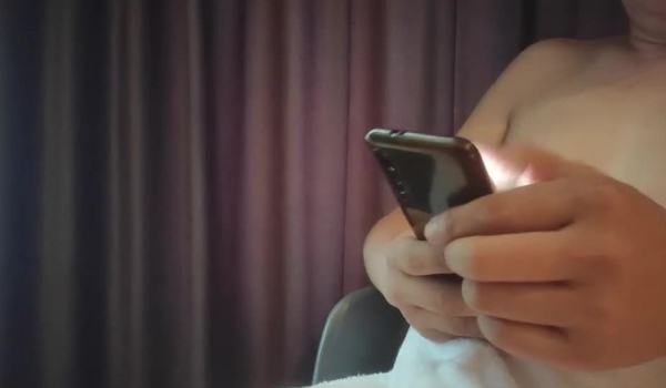 【良家故事】偷拍.网交新认识中年妇女，女的有打开心防慢慢能接受男主，第一次出轨