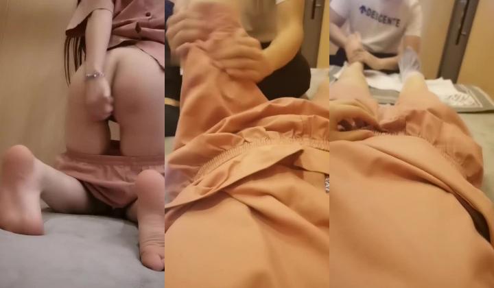 【蜜蜜蜜蜜蜜桃】足疗店~勾搭专业男技师 金手指插穴!! ~