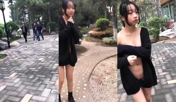 【精品自拍】逆天萝莉酸果儿，竟然在公共场合光着屁股到处跑