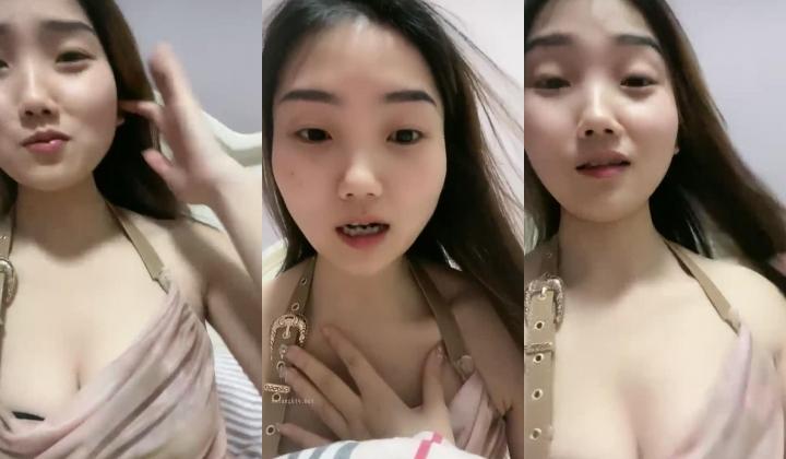 极品学妹【扑倒小猫】闺房中拿出私藏的小玩具，害羞得释放自己的欲望，小穴湿漉漉的高潮了！