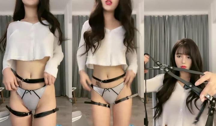 女神降临，明星气质顶级身材，人气大美人【小福贵儿】罕见大尺度，裸艳舞诱惑、道具紫薇、无套啪啪，高潮脸爽死人