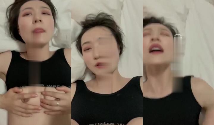 【极品泄密】推特经典大V 分享女友潇潇 站内未流出福利