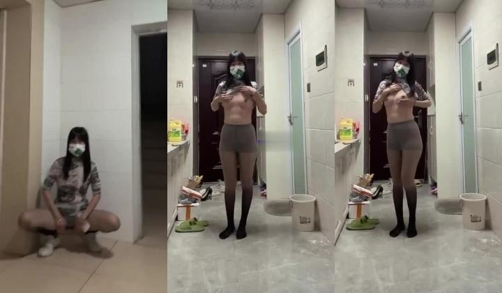 推特顶级露出艺术家极品身材反差嫩妹【奶味泡芙】私拍，各种户外露出电梯口做爱偶遇邻居