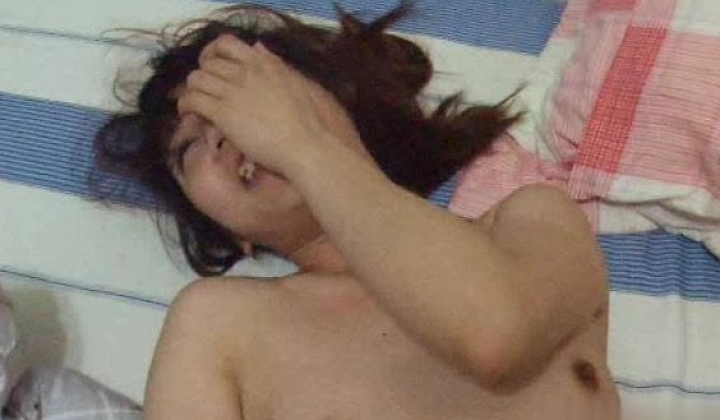 《台湾情侣泄密》刚刚毕业的学生妹和男友之间的同居生活被渣男曝光