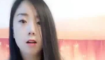 漂亮双胞胎亲姐妹双人直播大秀 两人长得一模一样的 身材都很苗条 一起自慰