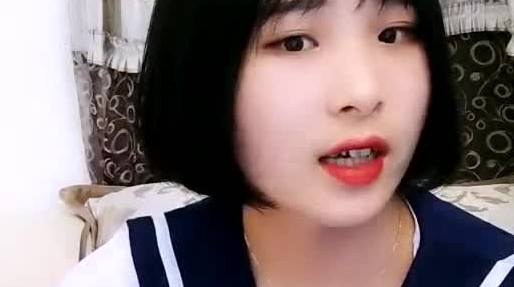 短发漂亮嫩妹直播 穿着学生制服 和炮友双人啪啪大秀 直接内射很是诱人