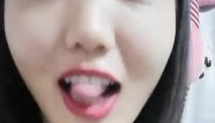 漂亮美女主播 一多自慰大秀 振动棒自慰棒齐用 淫荡自慰很是诱人