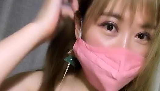 高颜值美女直播秀 这对奶子堪称极品 又白又挺 乳晕和咪咪头都很突出