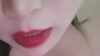 新人丰满超大奶子主播大咪是个小骚货 一多自慰大秀 这俩大车灯太晃眼 自慰抠穴很诱人